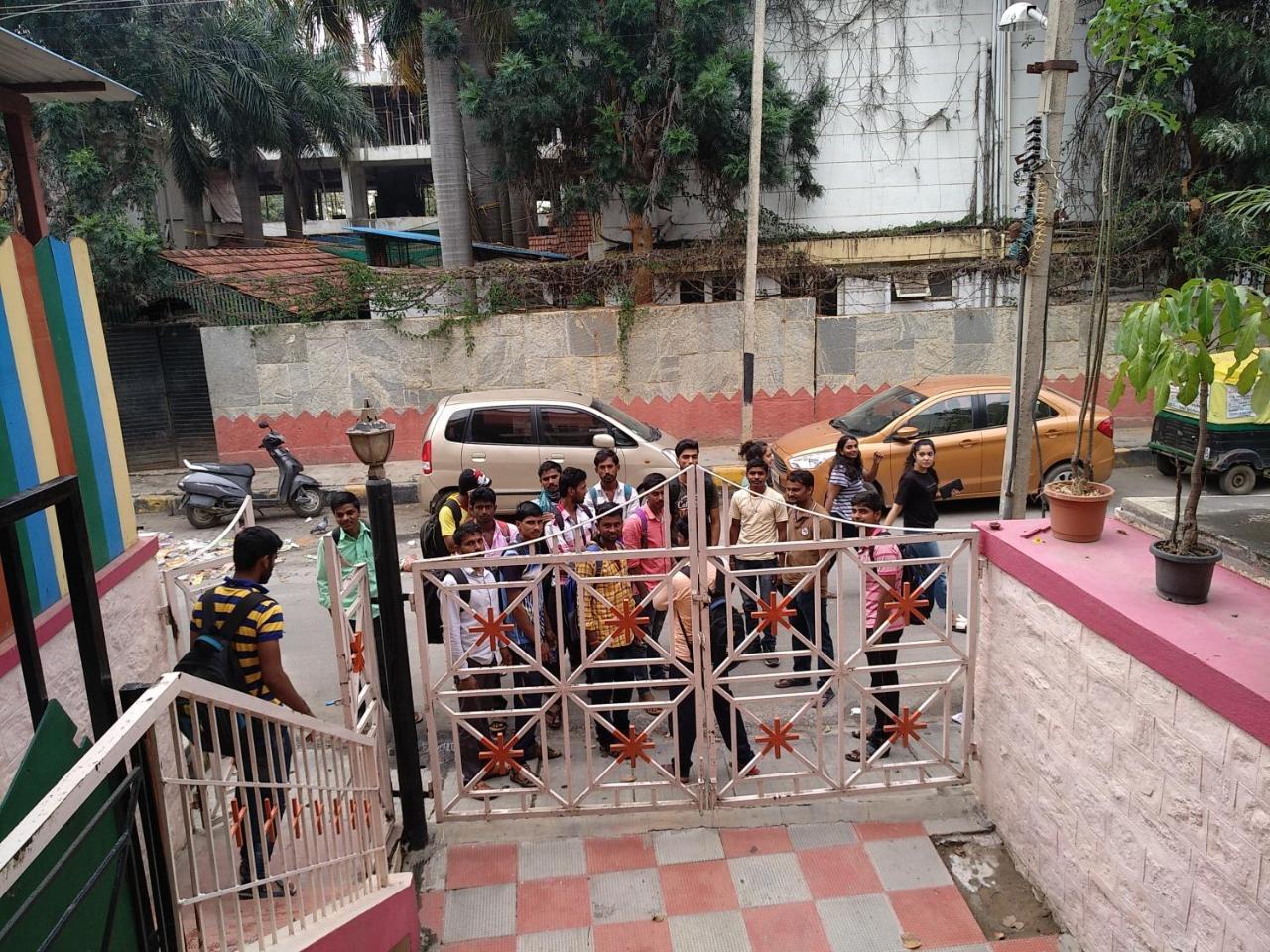 Hackerpacker Backpackers Hostel Bangalore Exterior photo